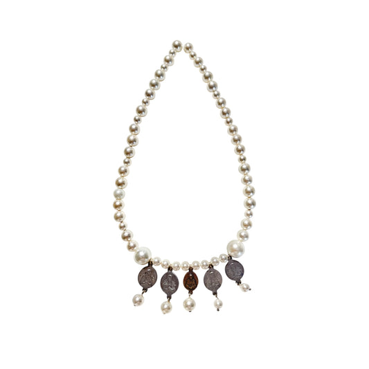 Collana di Perle con Medagliette Sacre Argentate
